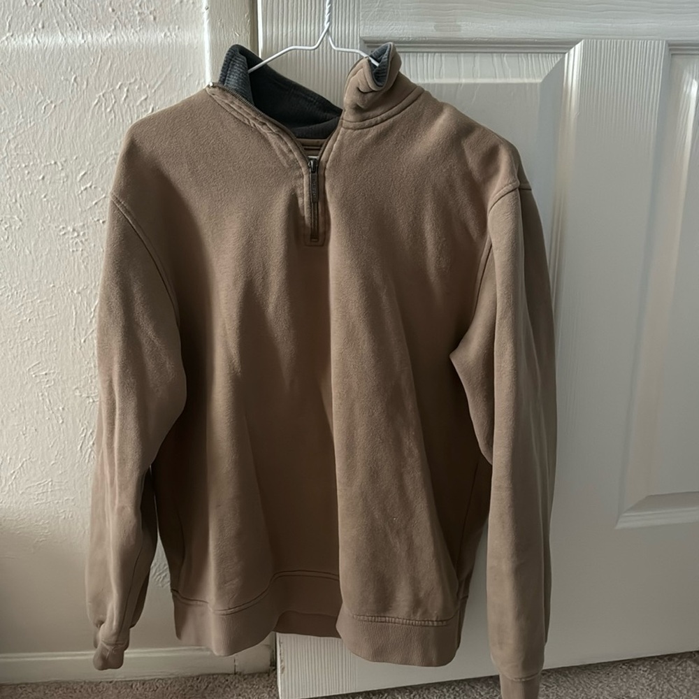 1/2 quarter zip pullover.
